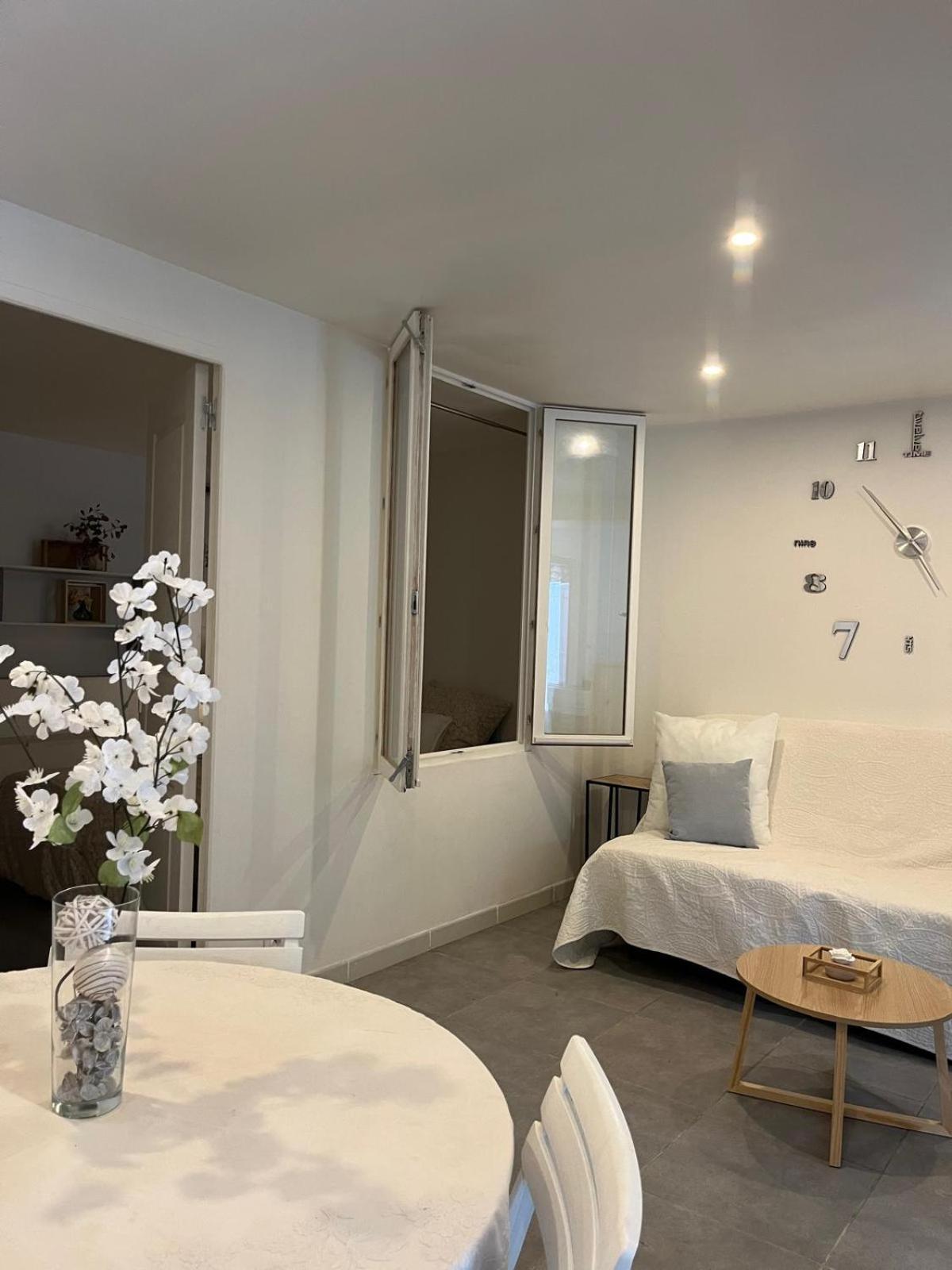Hotel La Mhirabelle Saint-Paul-de-Vence Esterno foto